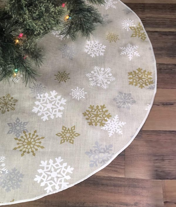 Holiday Christmas Tree Skirt